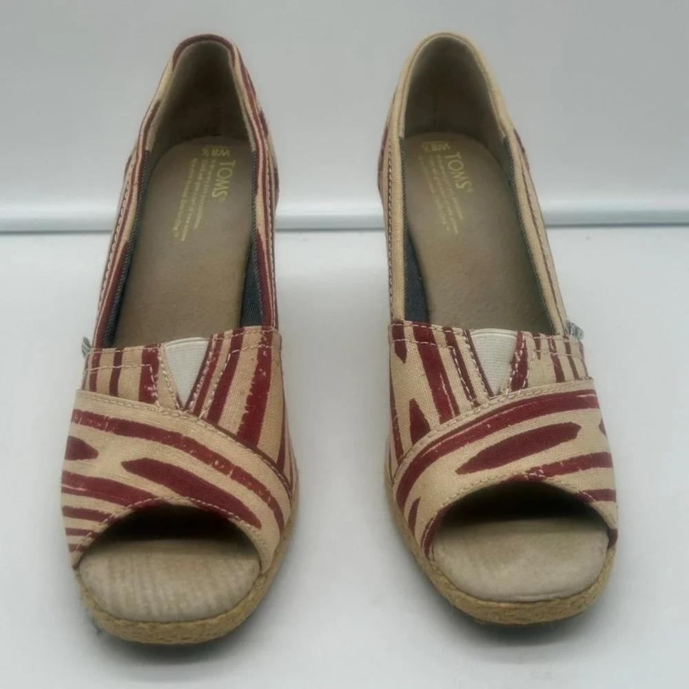 Toms Wedge‎ Espadrilles Shoes Women 8.5 Tan Beige Red Stripe Pep Toe Slip On